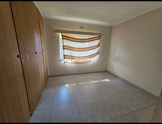 4 BEDROOM HOUSE TO LET IN VAALPARK